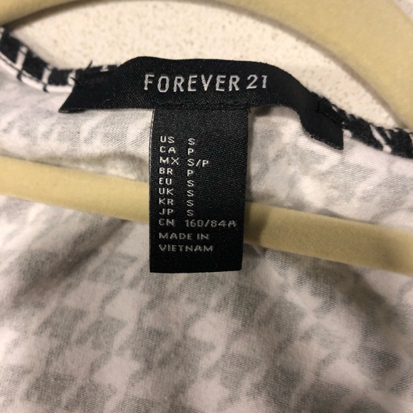 Forever21. ANY 2 $17 - Picture 3 of 4